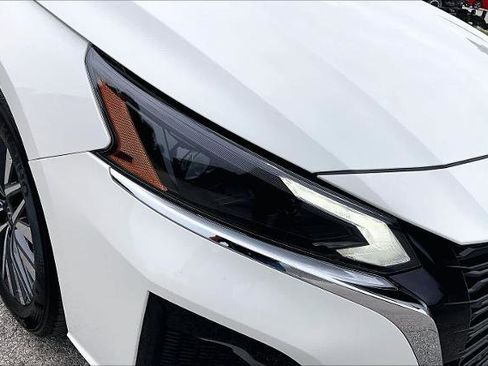 Certified 2025 Nissan Altima 2.5 SV FWD image 27
