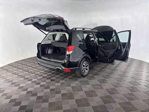 Used 2023 Subaru Forester Premium AWD/4WD image 14