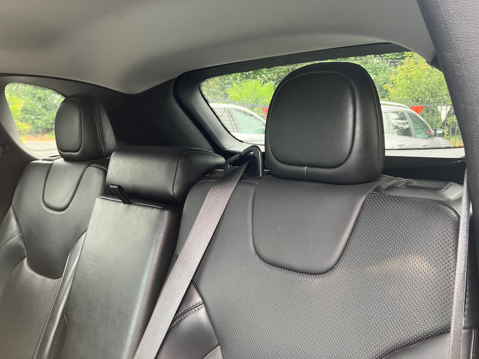 Used 2019 Jeep Cherokee Limited AWD/4WD image 15