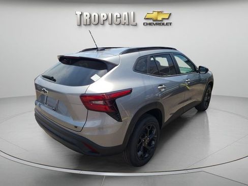 New 2026 Chevrolet Trax LT w/ Midnight Edition FWD image 5