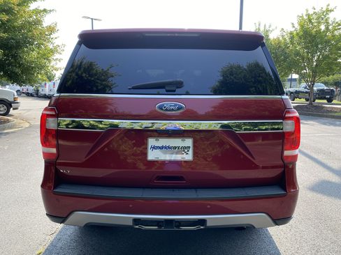 Used 2018 Ford Expedition XLT w/ Equipment Group 202A AWD/4WD image 8