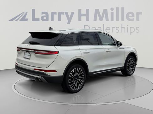 Used 2022 Lincoln Corsair Reserve FWD image 5