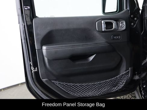 Used 2023 Jeep Wrangler Unlimited Rubicon 4xe w/ Cold Weather Group AWD/4WD image 16