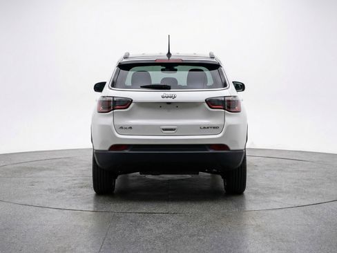 Used 2025 Jeep Compass Limited image 7