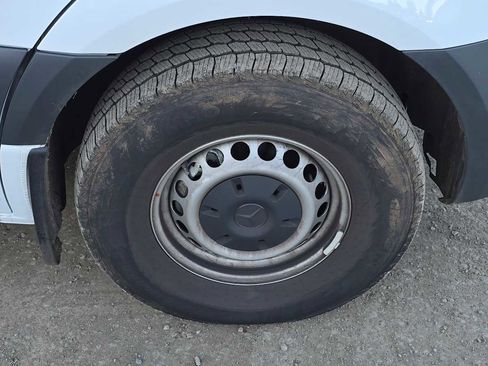 Used 2025 Mercedes-Benz Sprinter 2500 image 9