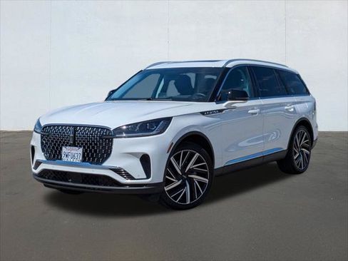 Used 2025 Lincoln Aviator Reserve w/ Equipment Group 201A AWD/4WD image 1