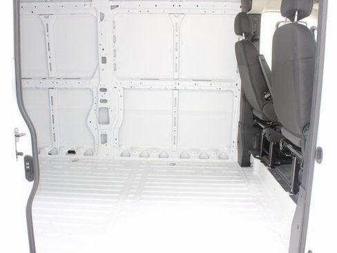 Used 2025 RAM ProMaster 2500 w/ Storage Group image 17