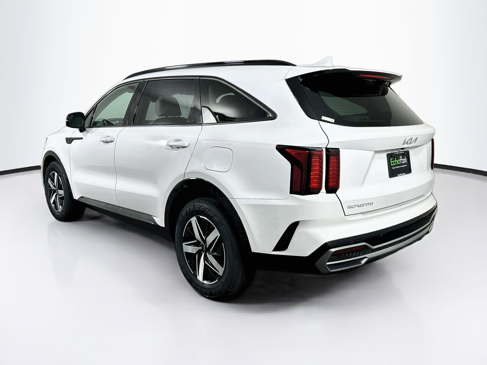 Used 2023 Kia Sorento S w/ Panoramic Sunroof Package FWD image 5