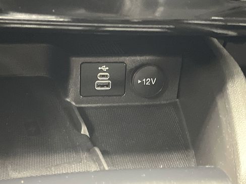 Used 2025 Ford Escape Platinum image 24