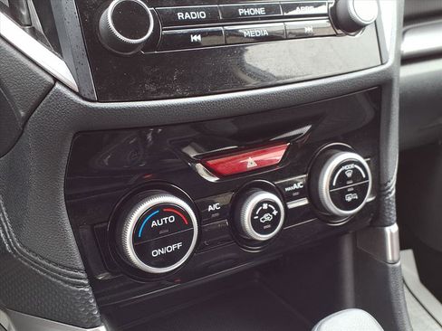 Used 2019 Subaru Forester Premium image 8