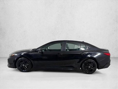 Used 2025 Toyota Camry SE FWD image 6