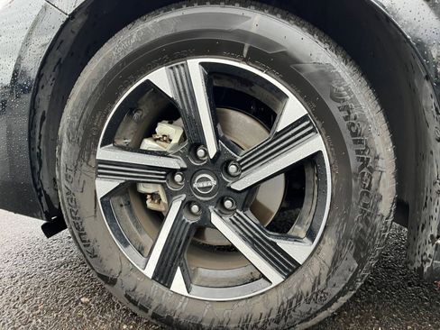 Used 2025 Nissan Sentra SV image 28