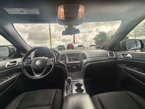 Used 2021 Jeep Grand Cherokee Laredo RWD image 19