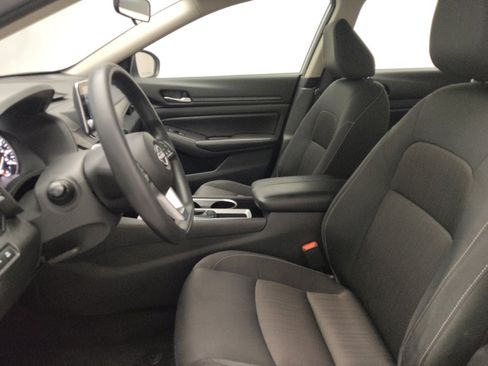 Used 2024 Nissan Altima 2.5 SV image 17