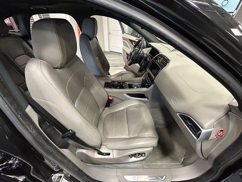 Used 2017 Jaguar F-PACE R-Sport AWD/4WD image 40