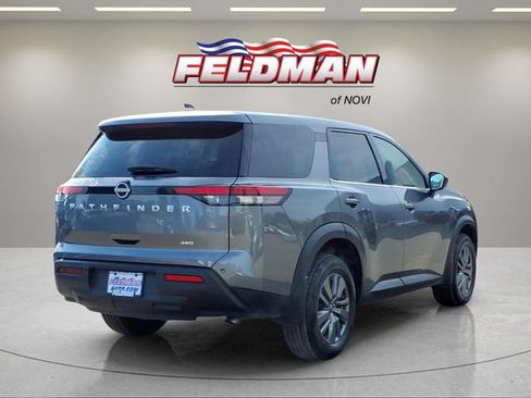 Used 2025 Nissan Pathfinder S AWD/4WD image 6