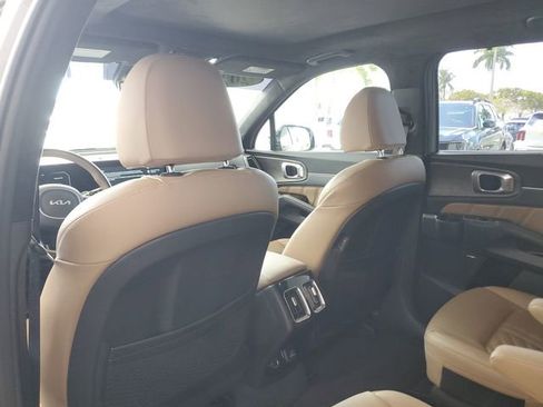 Certified 2025 Kia Sorento SX Prestige w/ Olive Brown Leather Package image 11
