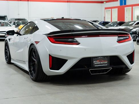 Used 2017 Acura NSX image 4