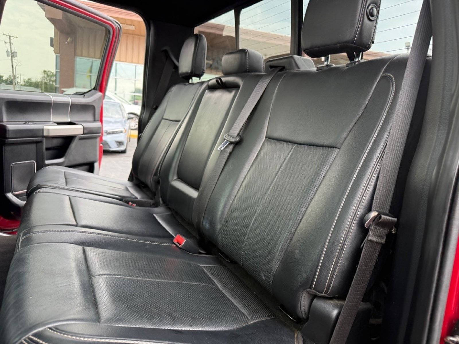 Used 2019 Ford F150 Lariat w/ Equipment Group 502A Luxury AWD/4WD image 32