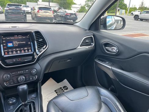Used 2019 Jeep Cherokee Limited AWD/4WD image 92
