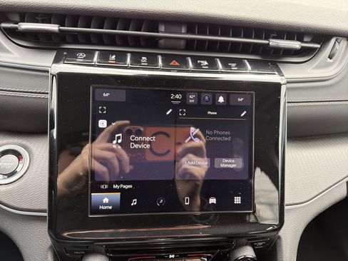 Used 2023 Jeep Grand Cherokee Laredo image 19