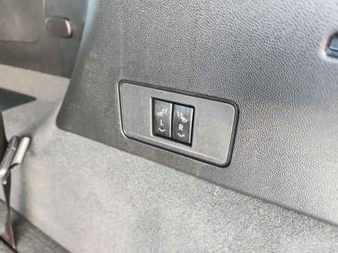 Used 2023 Cadillac XT6 Luxury FWD image 34