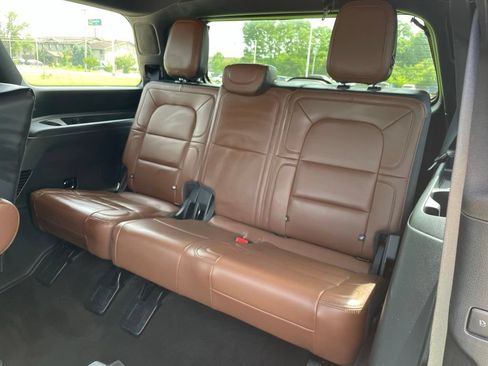 Used 2022 Lincoln Navigator Reserve AWD/4WD image 15