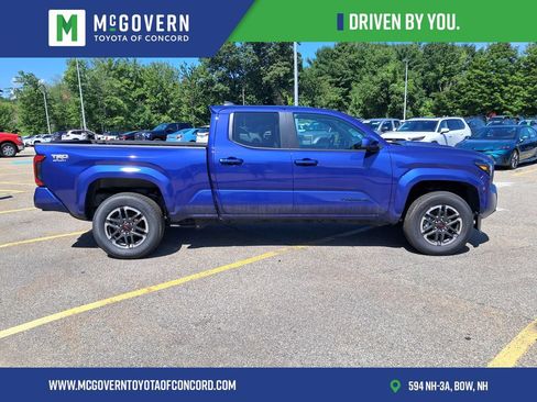 Used 2025 Toyota Tacoma TRD Sport AWD/4WD image 6