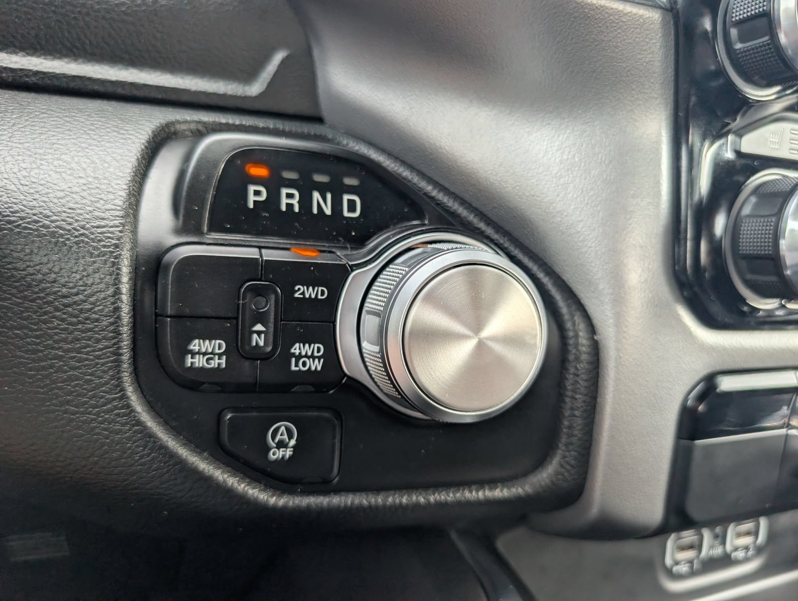 Used 2024 RAM 1500 Laramie AWD/4WD image 7