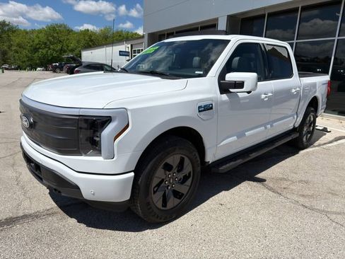 Used 2025 Ford F150 Lightning Lariat AWD/4WD image 3