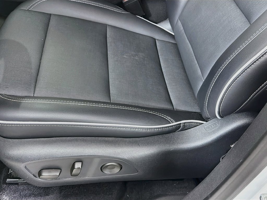Used 2025 Buick Enclave Preferred AWD/4WD image 24