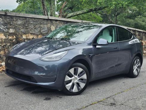 Used 2023 Tesla Model Y Long Range AWD/4WD image 5