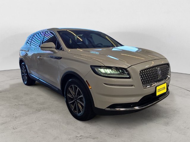 Used 2021 Lincoln Nautilus AWD image 3