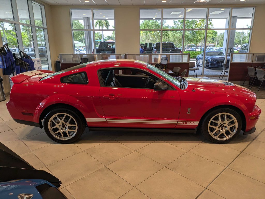 Used 2009 Ford Mustang Shelby GT500 RWD image 3