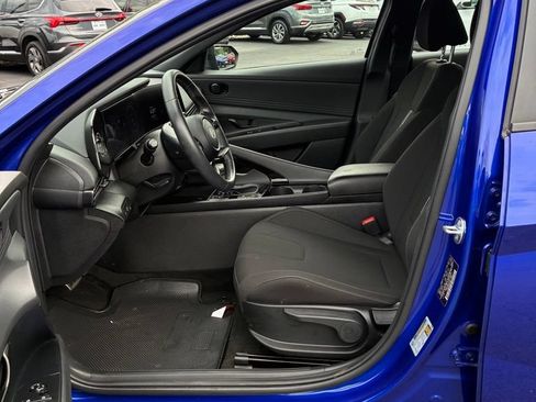 Used 2025 Hyundai Elantra SEL FWD image 24