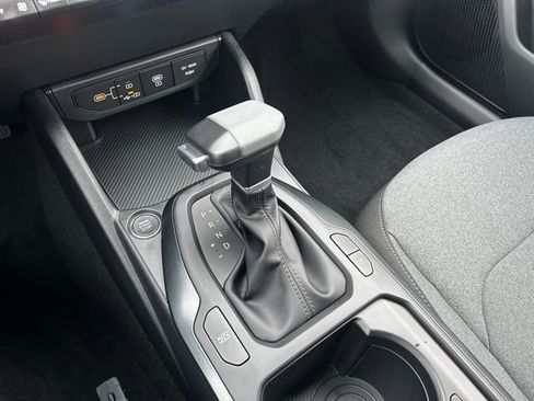 New 2025 Kia K4 LXS image 21