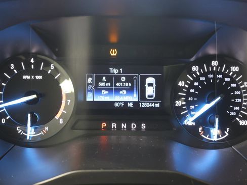 Used 2018 Ford Edge SE FWD image 15