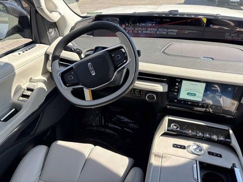 New 2026 Lincoln Navigator L Reserve w/ Jet Appearance Package AWD/4WD image 14