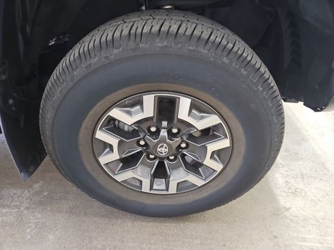 Used 2021 Toyota Tacoma TRD Off-Road w/ TRD Premium Off Road Package image 23