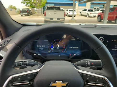 New 2026 Chevrolet Equinox LT w/ Convenience Package II FWD image 22