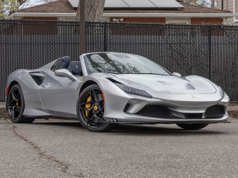 Used 2022 Ferrari F8 Tributo RWD image 3