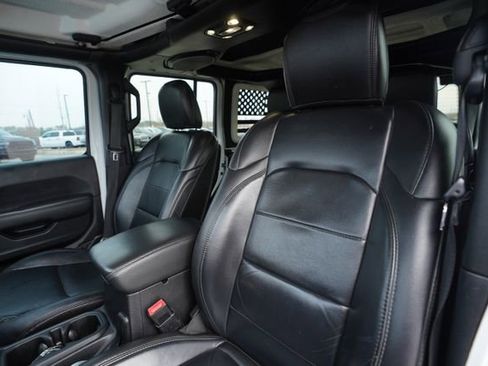 Used 2021 Jeep Wrangler Unlimited Sahara image 35