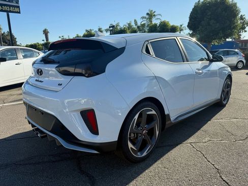 Used 2019 Hyundai Veloster Turbo image 5