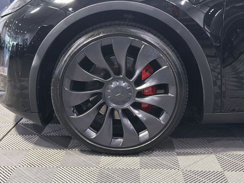 Used 2023 Tesla Model Y Performance AWD/4WD image 16
