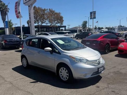 Used 2015 Nissan Versa Note SV FWD image 3