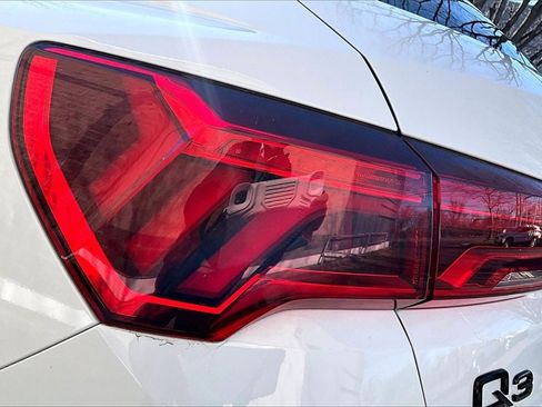 Used 2025 Audi Q3 2.0T Premium w/ Convenience Package image 23