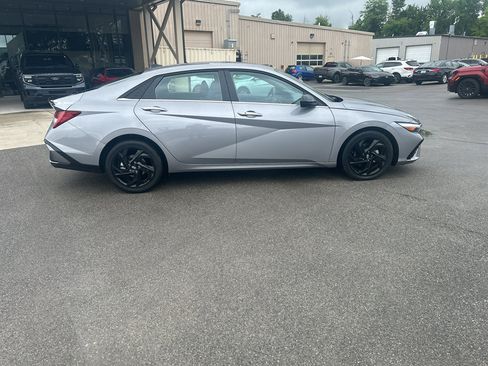 Used 2026 Hyundai Elantra SEL Sport Premium FWD image 8