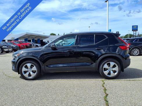 Used 2022 Volvo XC40 T5 Momentum AWD/4WD image 9