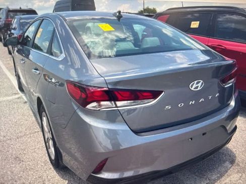 Used 2019 Hyundai Sonata SEL w/ Tech Package 02 FWD image 2