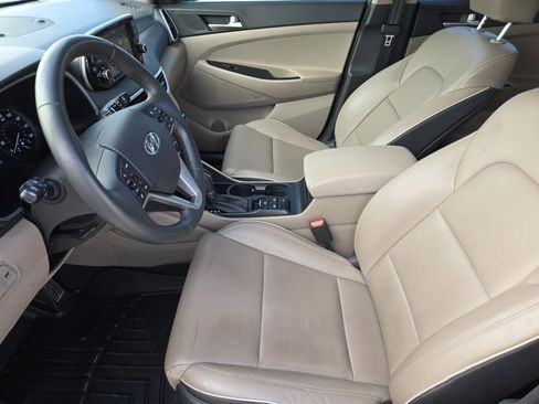 Used 2021 Hyundai Tucson Limited image 13